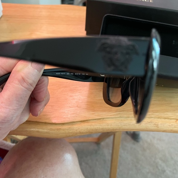 Men’s/Unisex VERSACE Oversize Sunglasses in Black Acetate - Picture 10 of 13